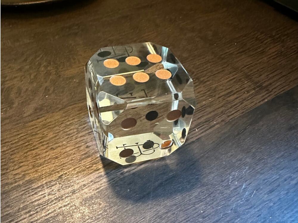 MGM MARRIOTT BONVOY AMBASSADOR ELITE CRYSTAL DICE PAPERWEIGHT
